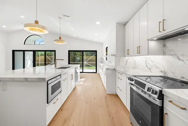 $900,000 | 5754 Aspen Ridge Circle, Delray Beach, FL 33484