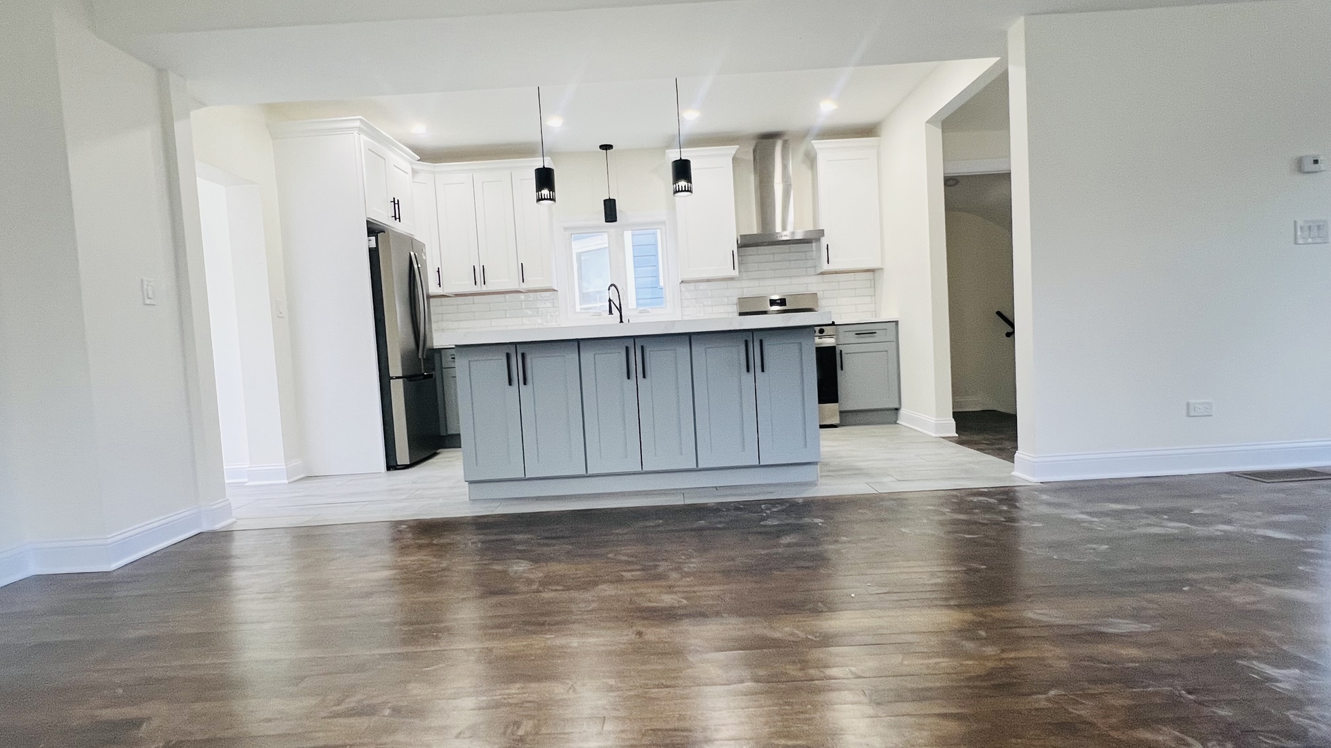 4107 West Addison Street Chicago, IL 60641 - Photo 4 of 19