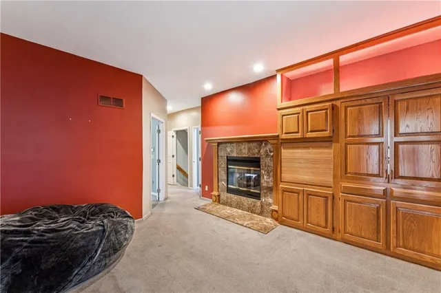 $400,000 | 336 Southwest Raintree Drive, Lee's Summit, MO 64082