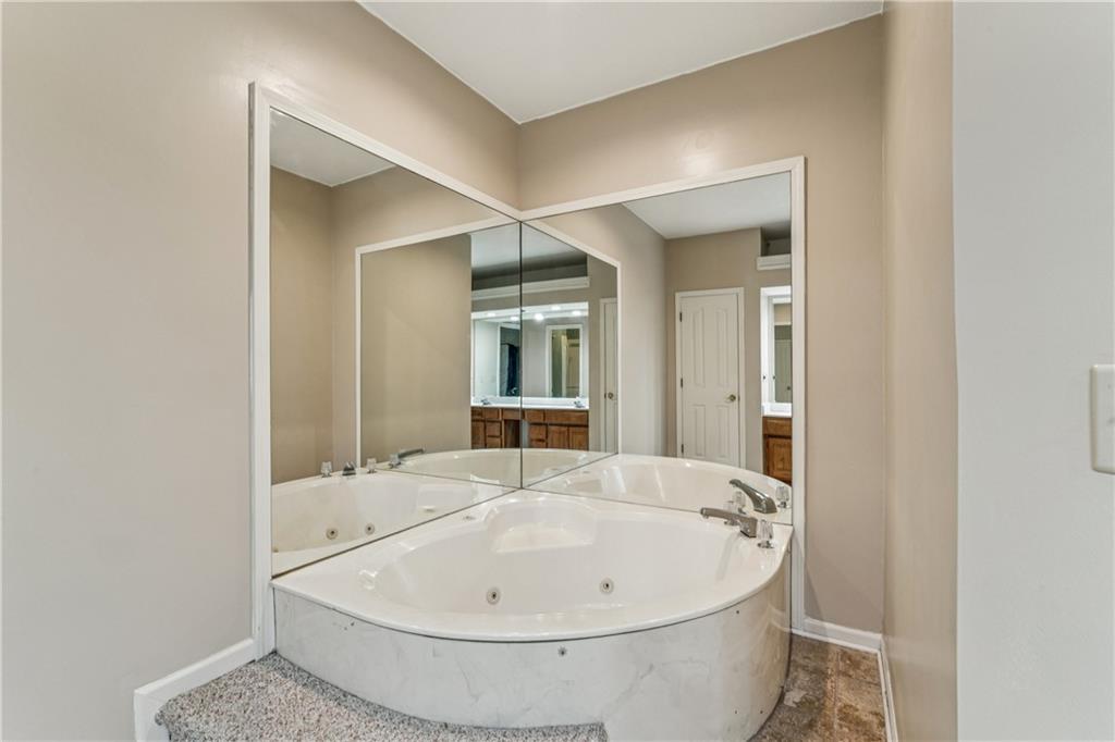 336 Southwest Raintree Drive Lee's Summit, MO 64082 - Photo 28 of 81