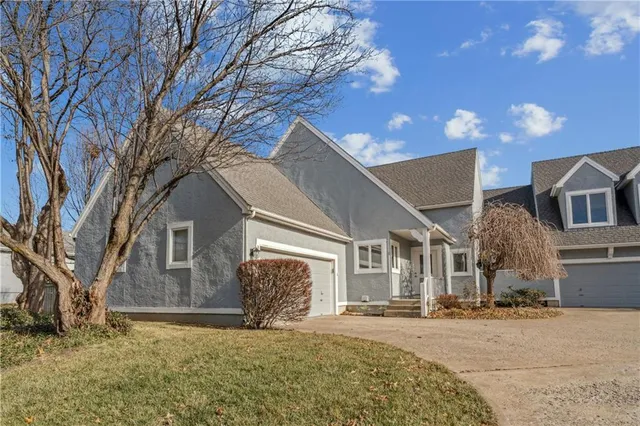 $400,000 | 336 Southwest Raintree Drive, Lee's Summit, MO 64082