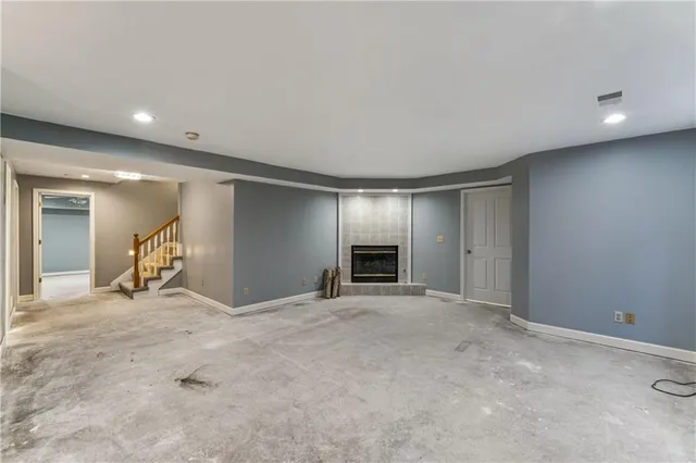 $400,000 | 336 Southwest Raintree Drive, Lee's Summit, MO 64082