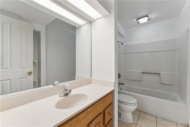 $400,000 | 336 Southwest Raintree Drive, Lee's Summit, MO 64082