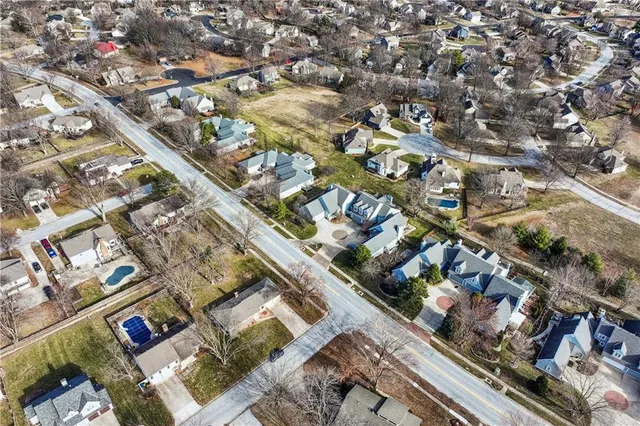 $400,000 | 336 Southwest Raintree Drive, Lee's Summit, MO 64082