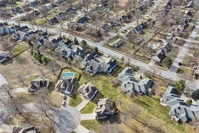 $400,000 | 336 Southwest Raintree Drive, Lee's Summit, MO 64082