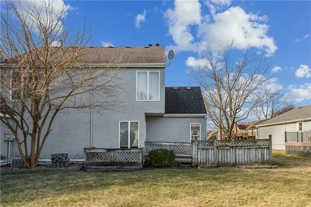 $400,000 | 336 Southwest Raintree Drive, Lee's Summit, MO 64082