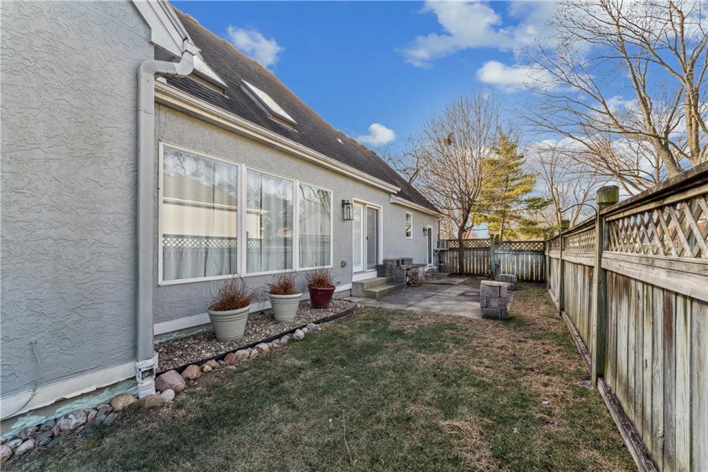 336 Southwest Raintree Drive Lee's Summit, MO 64082 - Photo 74 of 81