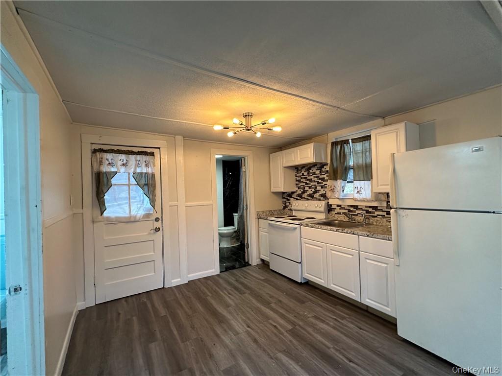 55 Burlingham Road Bloomingburg, NY 12721 - Photo 4 of 16
