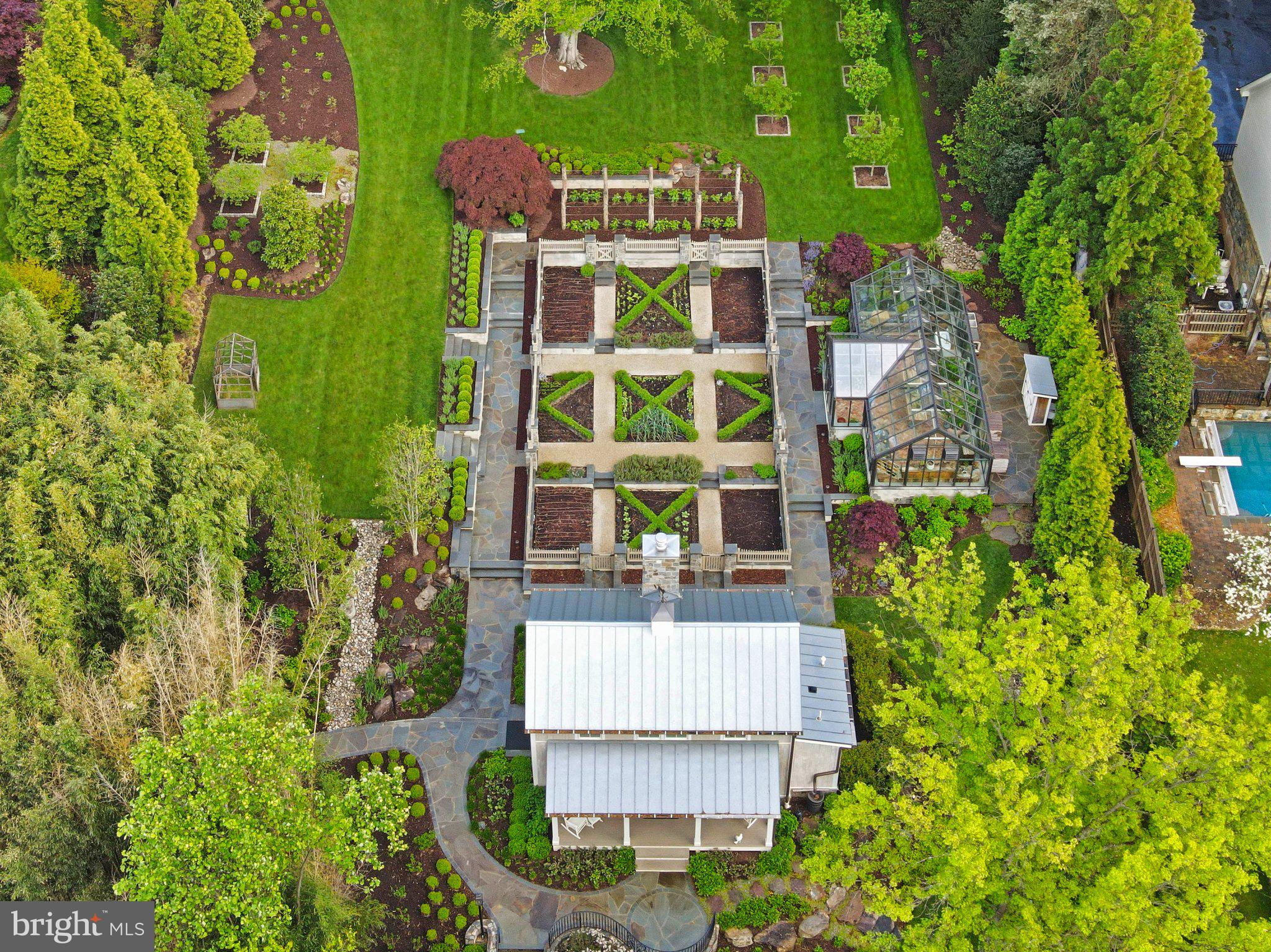 1010 Turkey Run Road McLean, VA 22101 - Photo 3 of 25