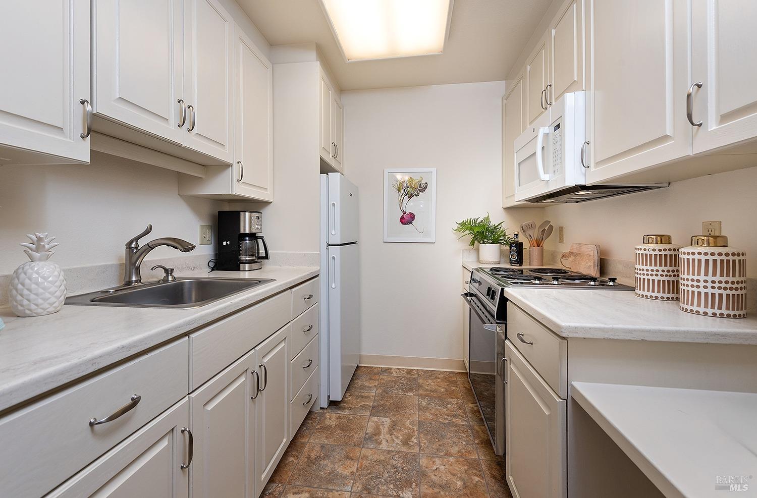 100 Thorndale Drive, Unit 222 San Rafael, CA 94903 - Photo 8 of 28