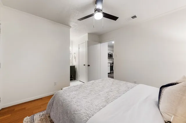 $199,900 | 5608 Cougar Drive, Unit 220, Austin, TX 78745