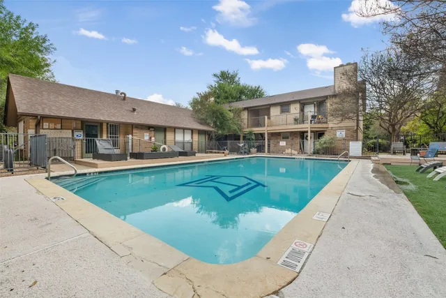 $199,900 | 5608 Cougar Drive, Unit 220, Austin, TX 78745