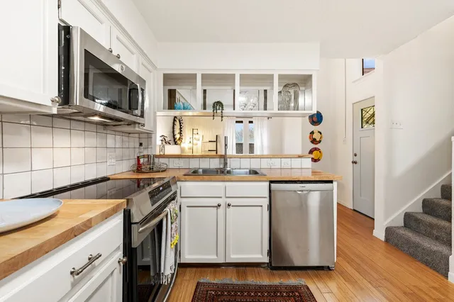 $199,900 | 5608 Cougar Drive, Unit 220, Austin, TX 78745