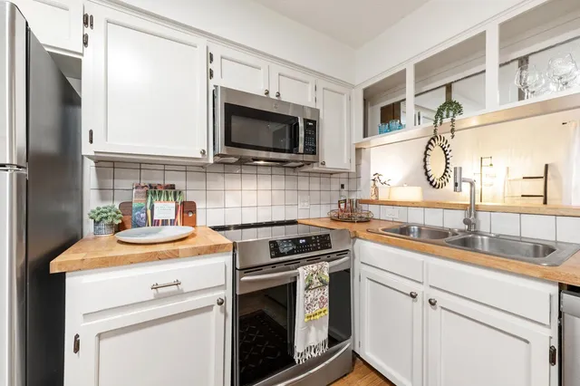 $199,900 | 5608 Cougar Drive, Unit 220, Austin, TX 78745