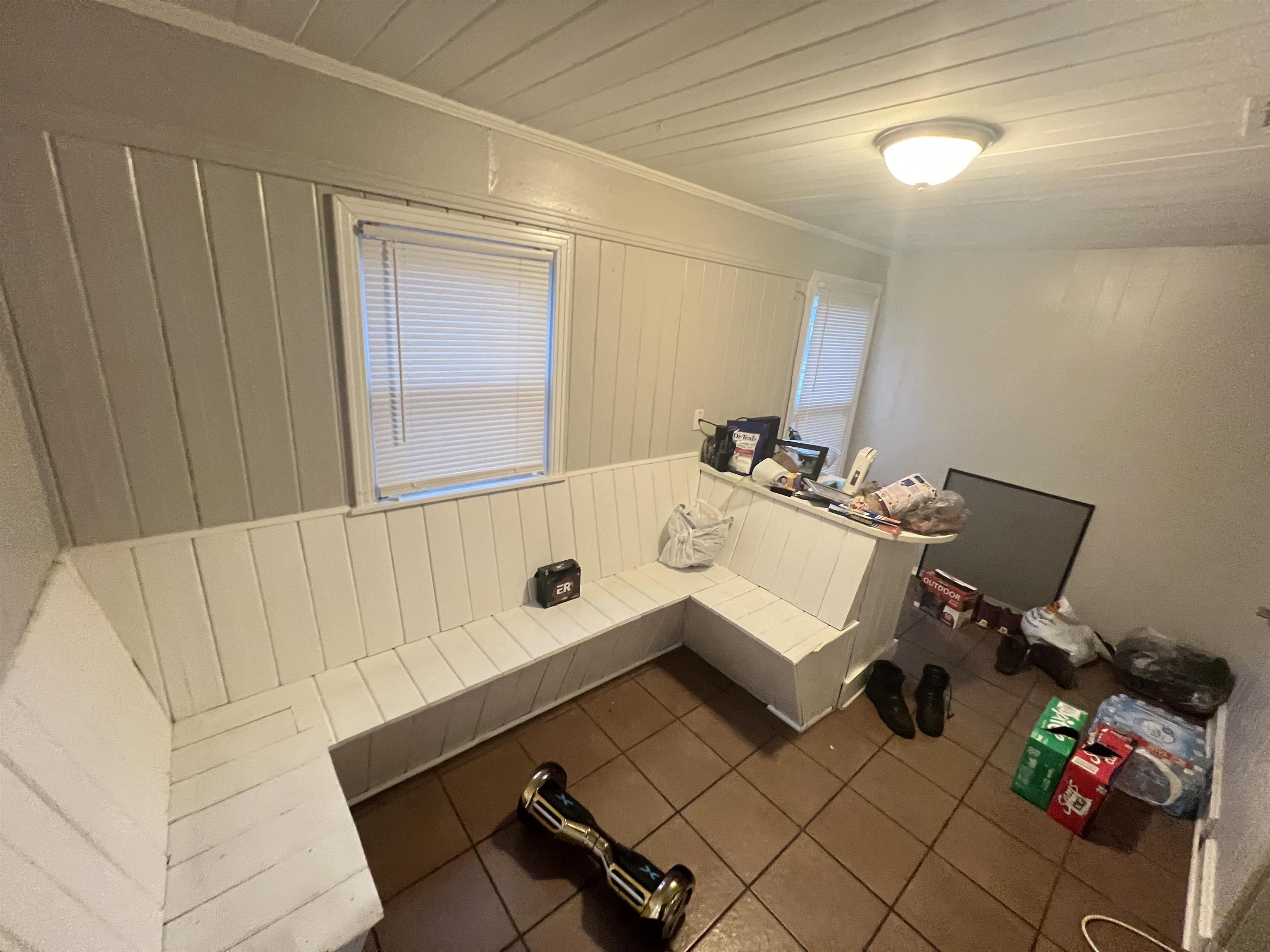 1007 Railton Road Memphis, TN 38111 - Photo 7 of 12 a room with furniture and a window