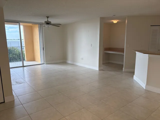 $2,390 | 1000 Scotia Drive, Unit 504, Hypoluxo, FL 33462