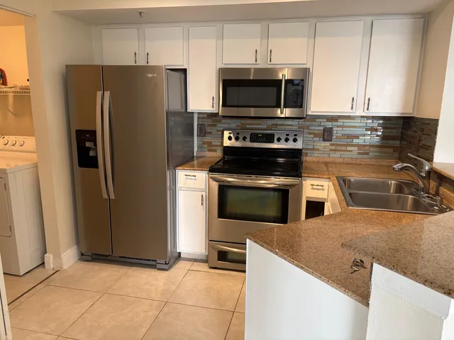 $2,390 | 1000 Scotia Drive, Unit 504, Hypoluxo, FL 33462