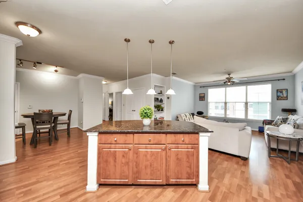 $2,000 | 1711 Old Spanish Trail, Unit 324, Houston, TX 77054