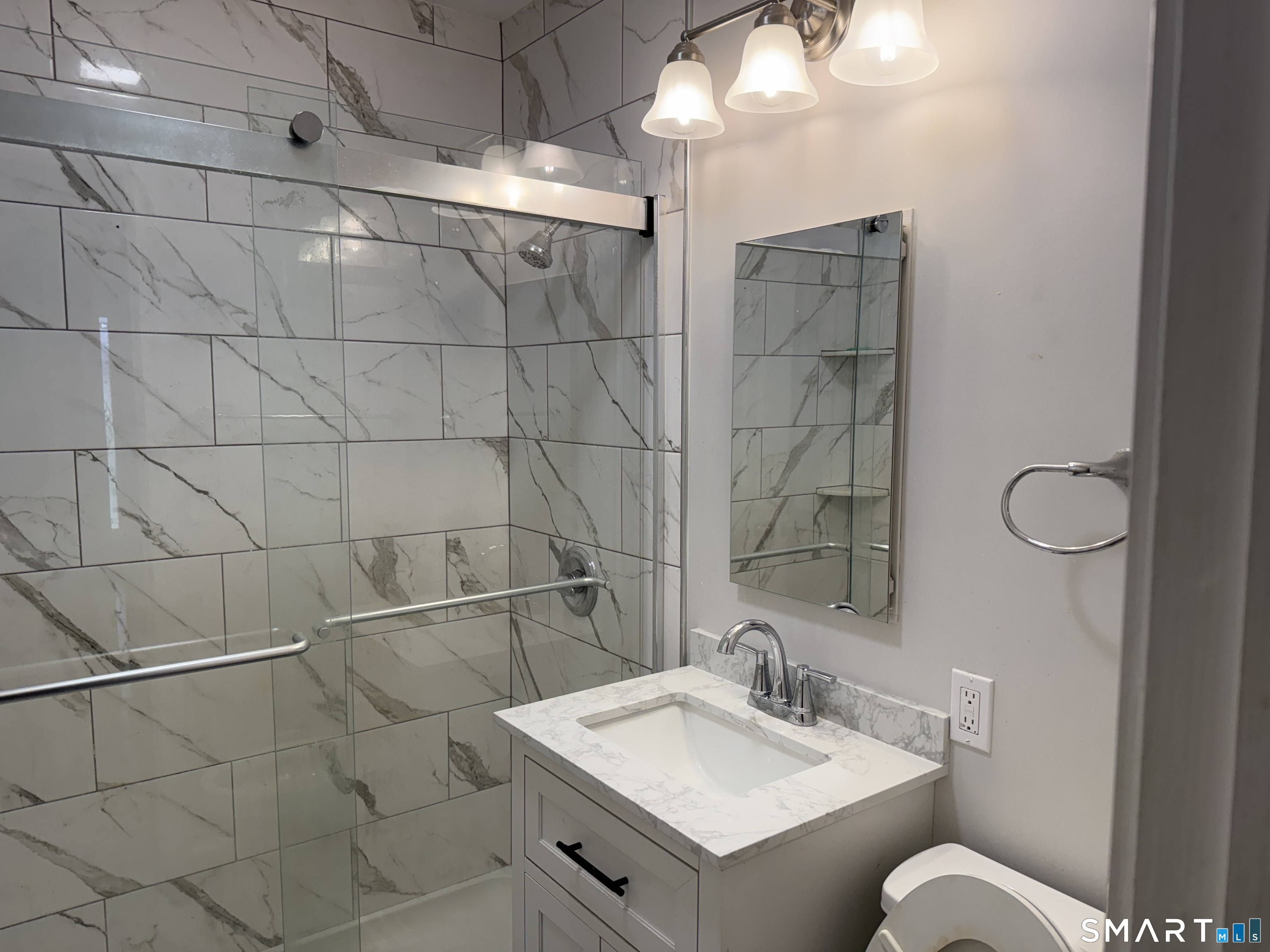 109 Red Robin Road Naugatuck, CT 06770 - Photo 13 of 24