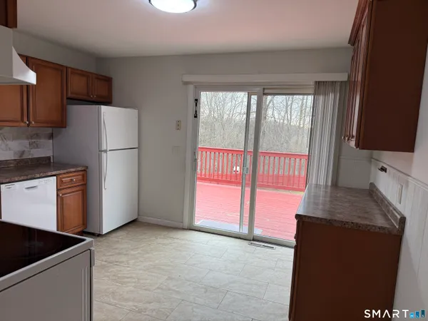 $310,000 | 109 Red Robin Road, Naugatuck, CT 06770