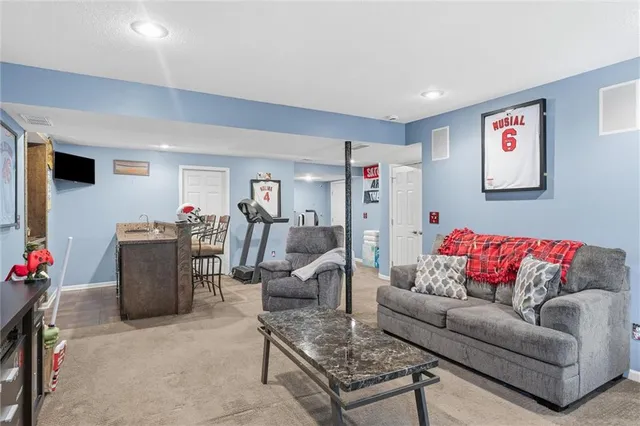 $340,000 | 1941 Northeast Patterson Drive, Lee's Summit, MO 64086