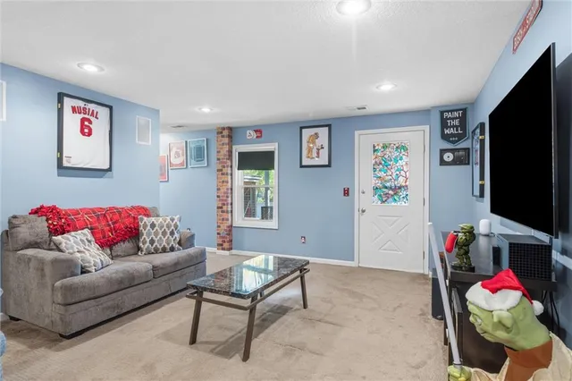 $340,000 | 1941 Northeast Patterson Drive, Lee's Summit, MO 64086