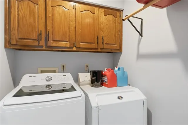 $340,000 | 1941 Northeast Patterson Drive, Lee's Summit, MO 64086