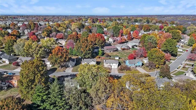 $340,000 | 1941 Northeast Patterson Drive, Lee's Summit, MO 64086