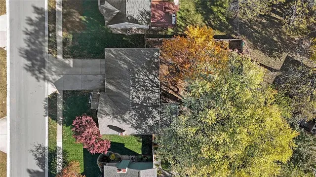 $340,000 | 1941 Northeast Patterson Drive, Lee's Summit, MO 64086