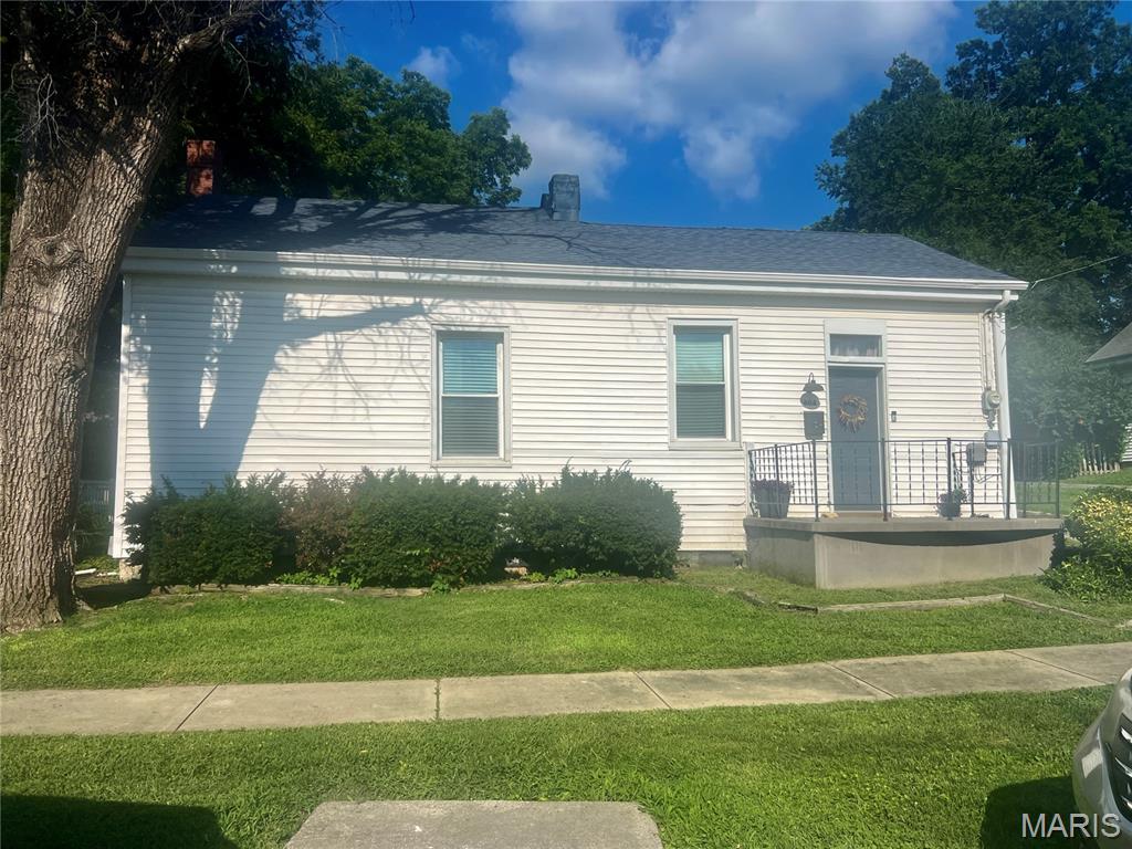 404 South Main Street Waterloo, IL 62298 - Photo 1 of 28