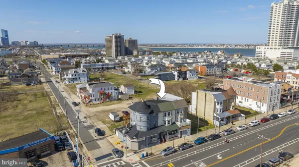 a picture of city view