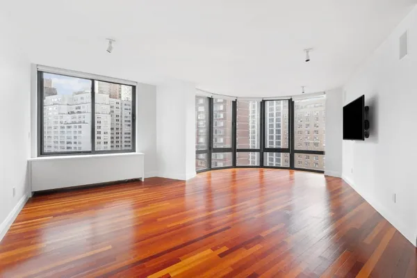 $14,995 | 155 West 70th Street, Unit 11D | Upper West Side