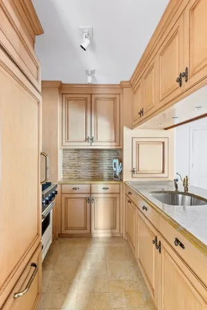 $14,995 | 155 West 70th Street, Unit 11D | Upper West Side
