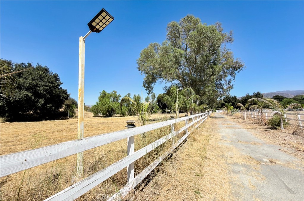 16515 Valley Ranch Road Canyon Country, CA 91387 - Photo 69 of 75 Driveway