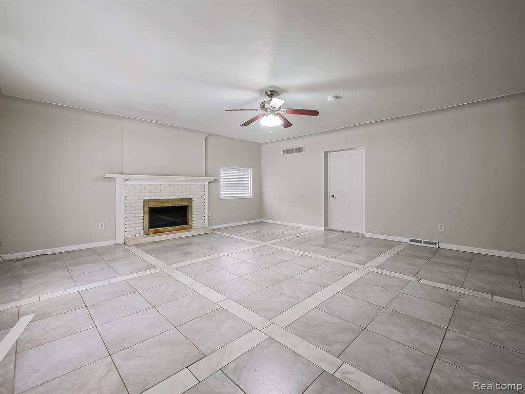 25323 Orchard Lake Road Farmington, MI 48336 - Photo 3 of 42