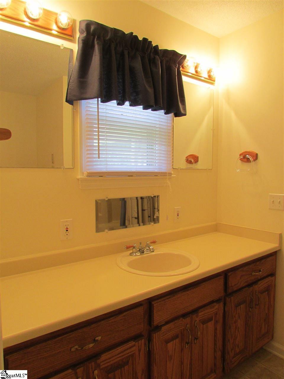 152 Hardwood Road Pelzer, SC 29669 - Photo 15 of 36 Gallery Image 15
