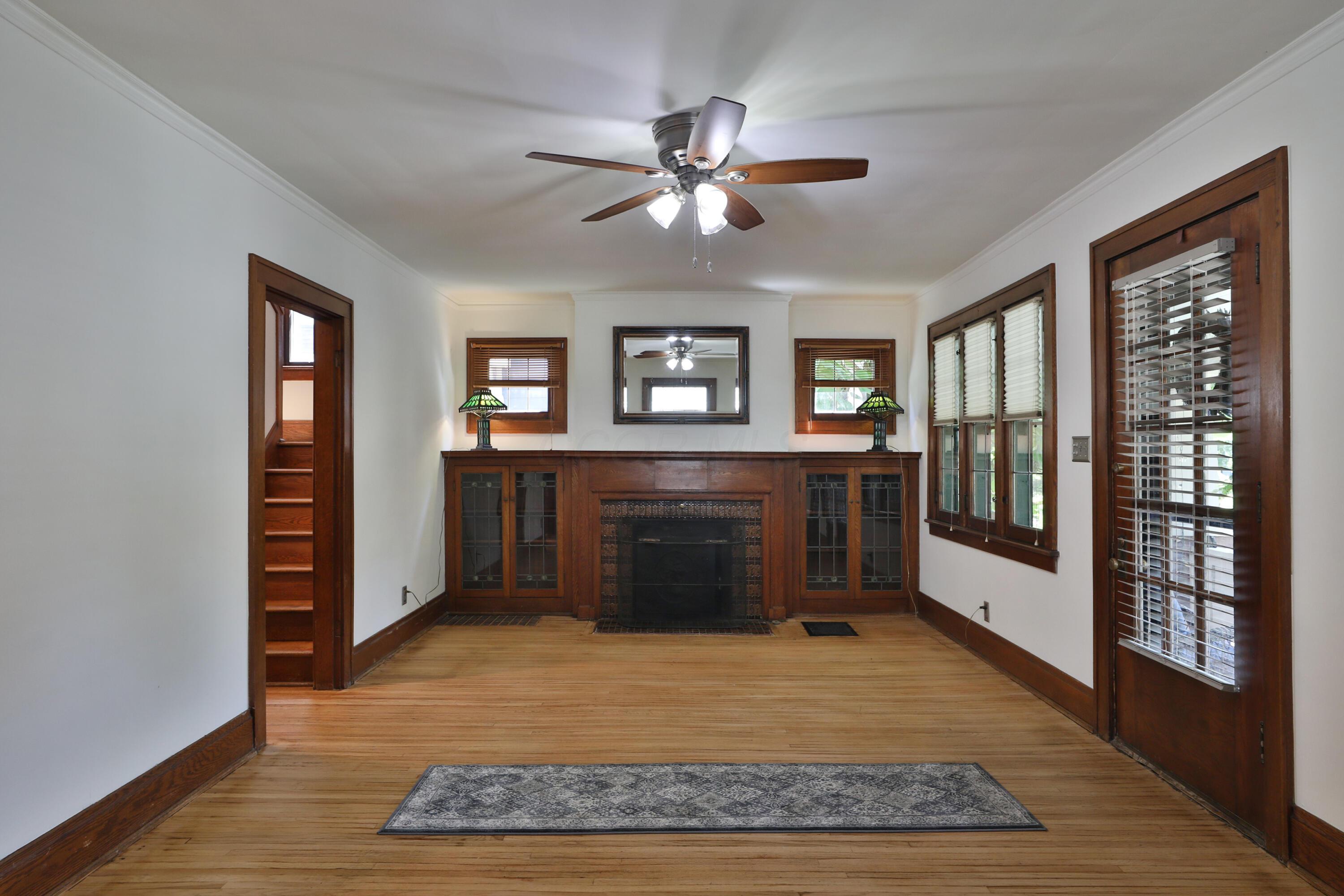 306 Crestview Road Columbus, OH 43202 - Photo 7 of 53 Living Room
