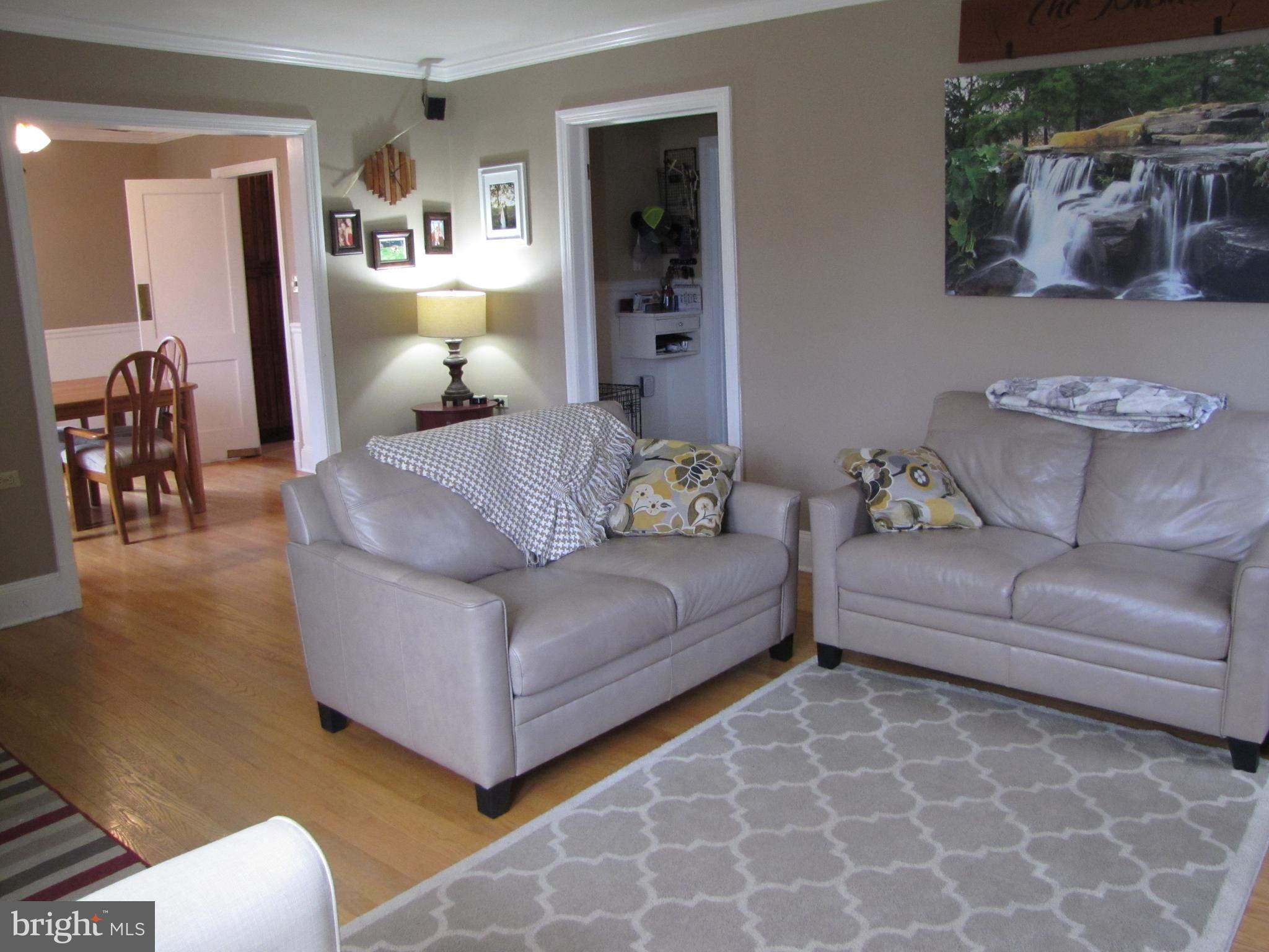 6310 South Orchard Road Linthicum, MD 21090 - Photo 12 of 52 Living room