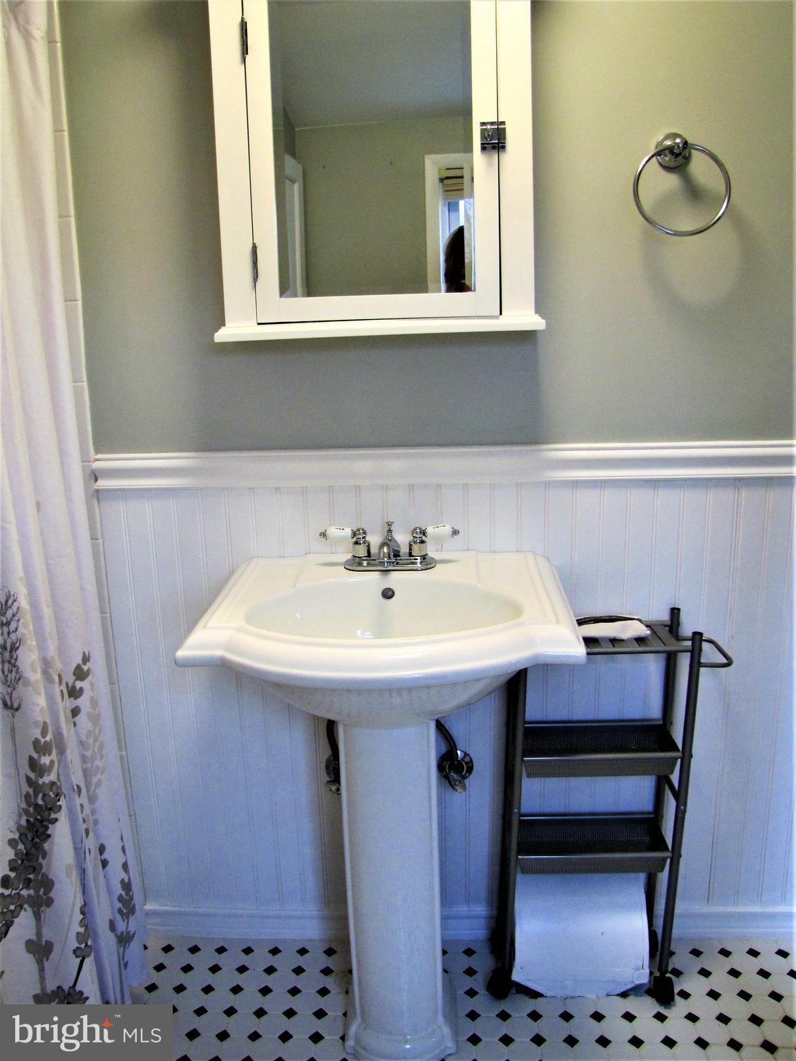 6310 South Orchard Road Linthicum, MD 21090 - Photo 24 of 52 Upstairs bathroom