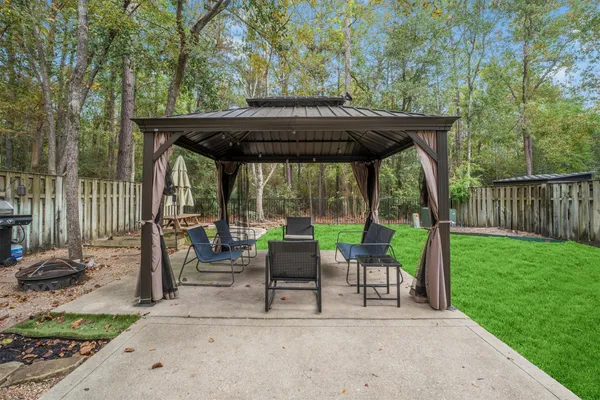 a view of outdoor space yard deck and patio