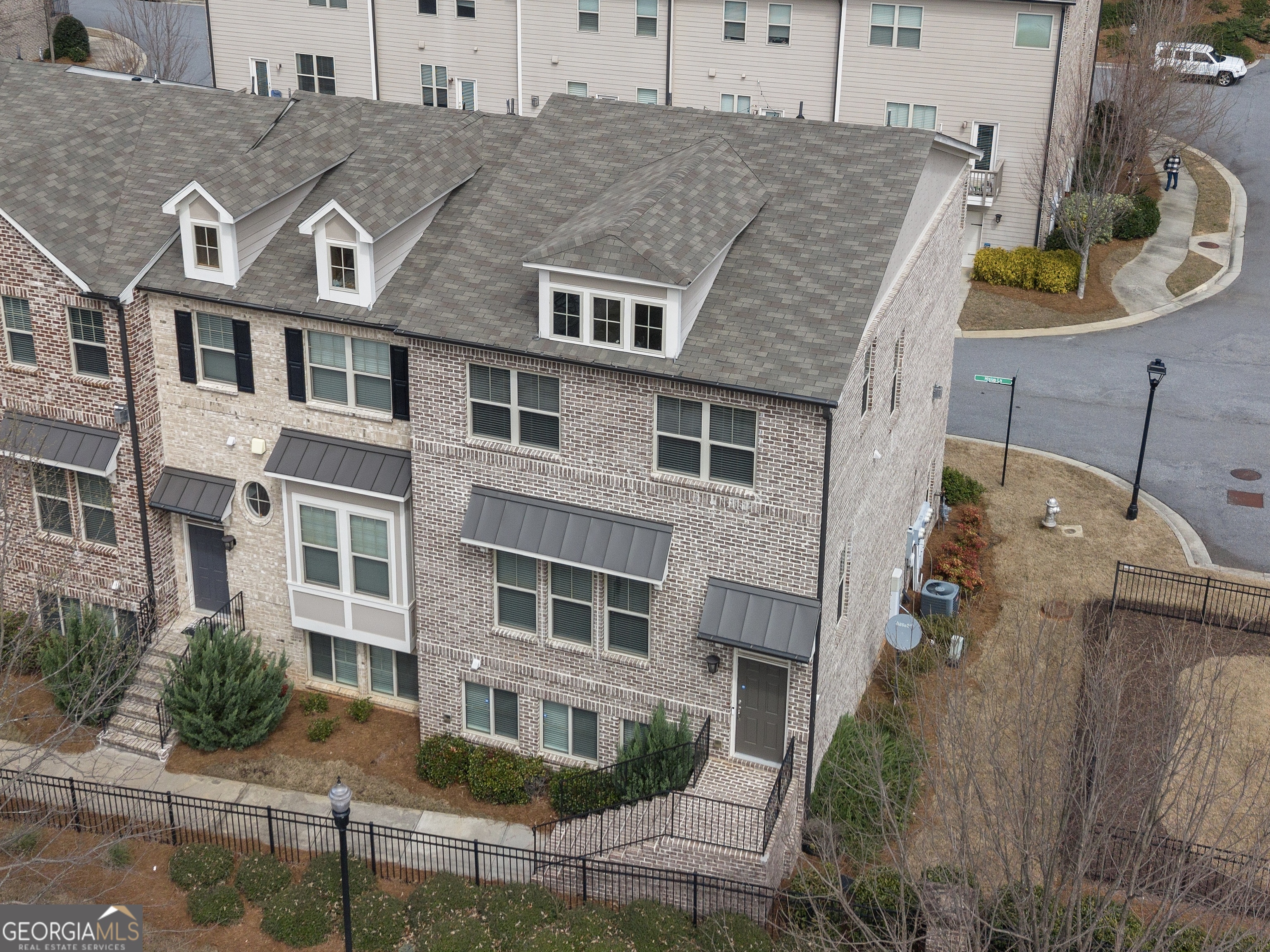 1833 Hislop Lane Atlanta, GA 30345 - Photo 2 of 39