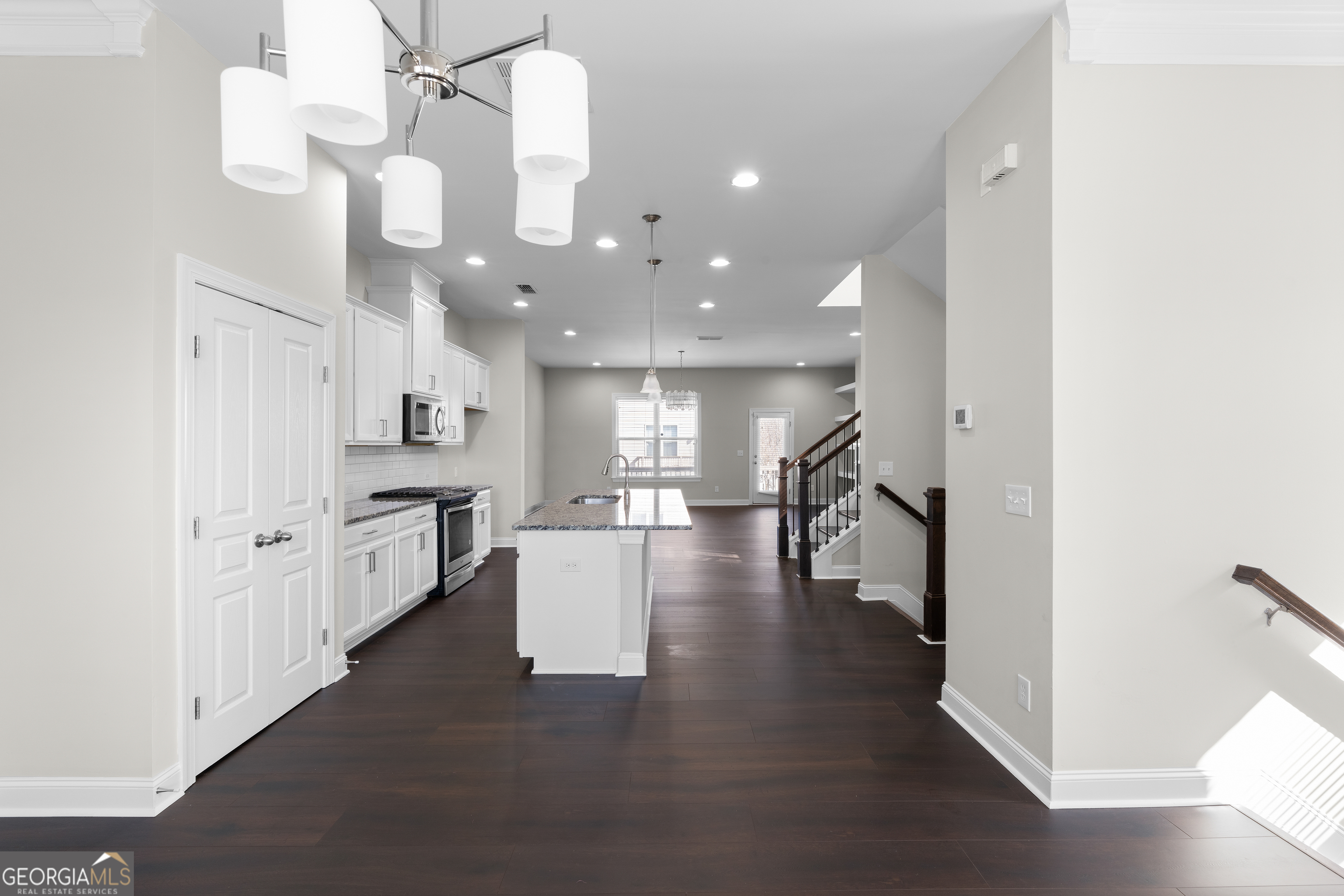 1833 Hislop Lane Atlanta, GA 30345 - Photo 5 of 39