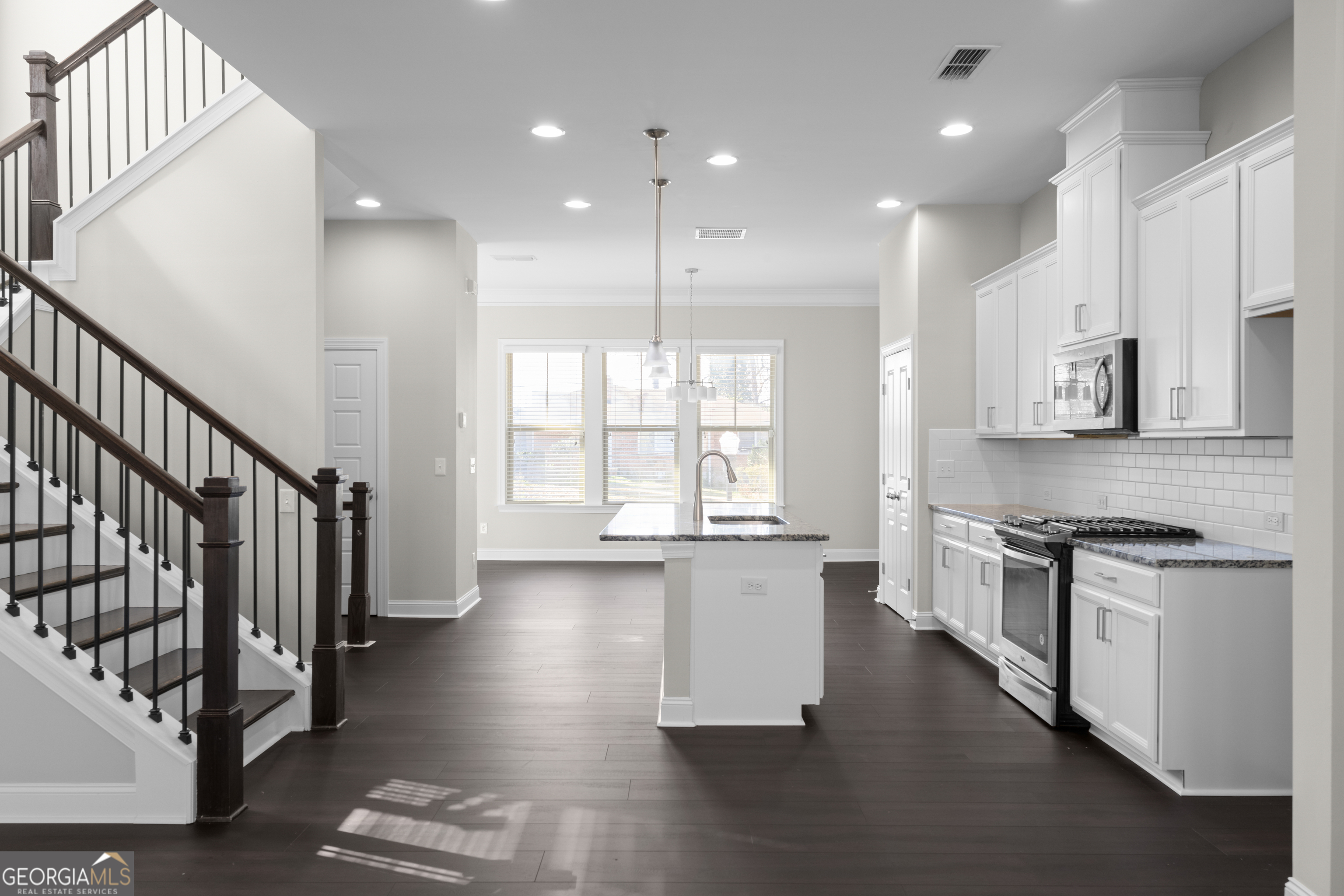 1833 Hislop Lane Atlanta, GA 30345 - Photo 9 of 39