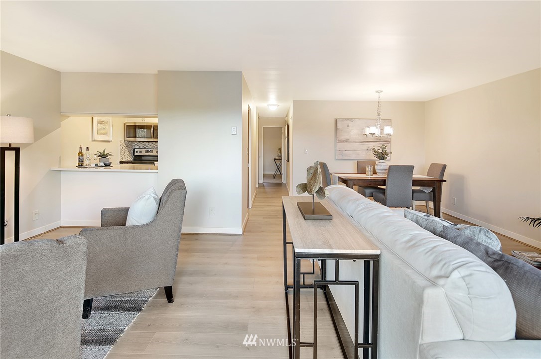 5101 Northeast 55th Street, Unit 103 Seattle, WA 98105 - Photo 8 of 19