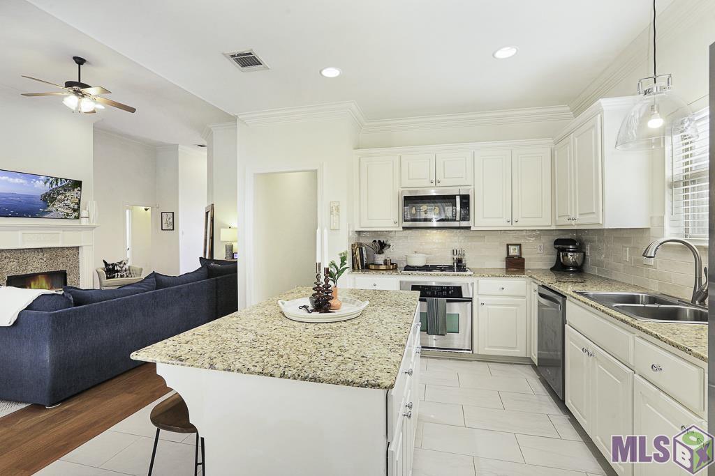 9114 Magnolia Leaf Avenue Baton Rouge, LA 70810 - Photo 9 of 26