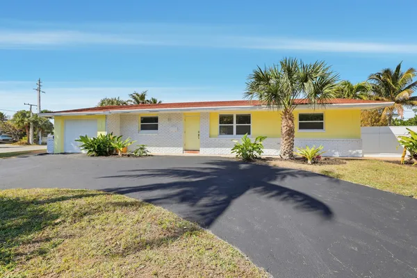 $3,000 | 301 Wilma Circle, Riviera Beach, FL 33404