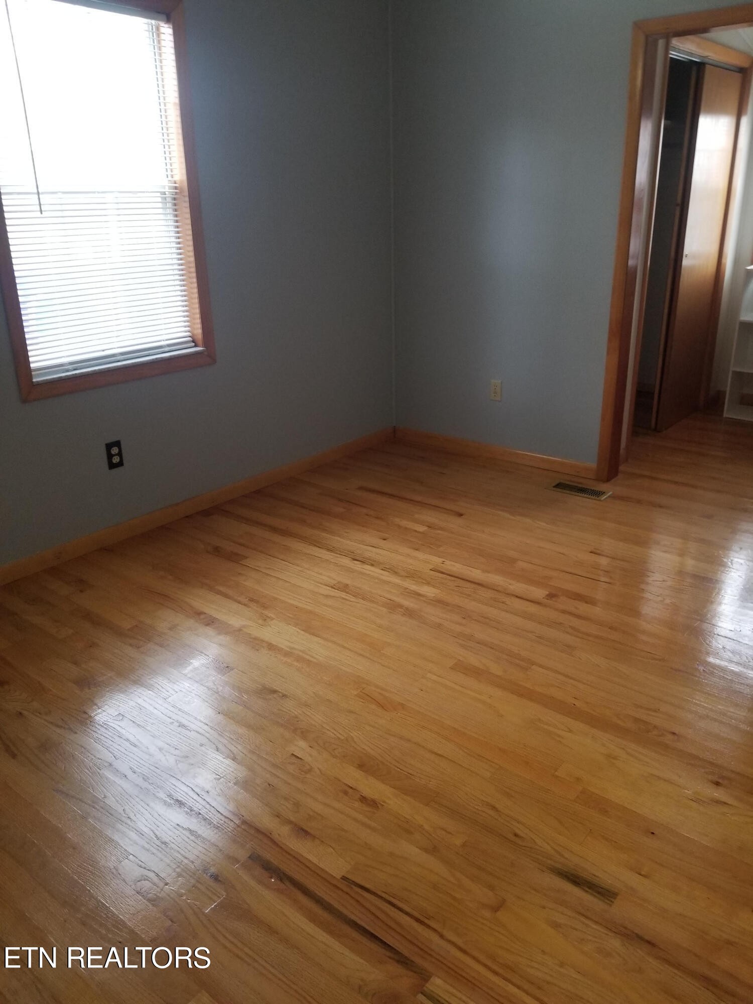 308 Vermont Avenue Oak Ridge, TN 37830 - Photo 14 of 18