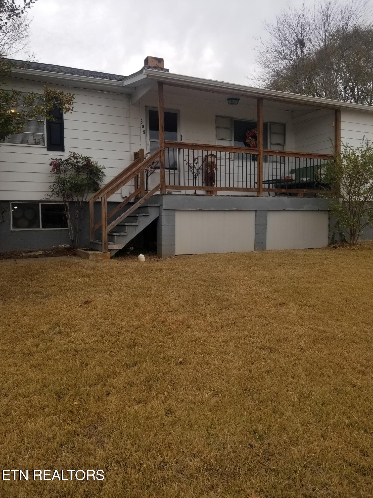 308 Vermont Avenue Oak Ridge, TN 37830 - Photo 2 of 18