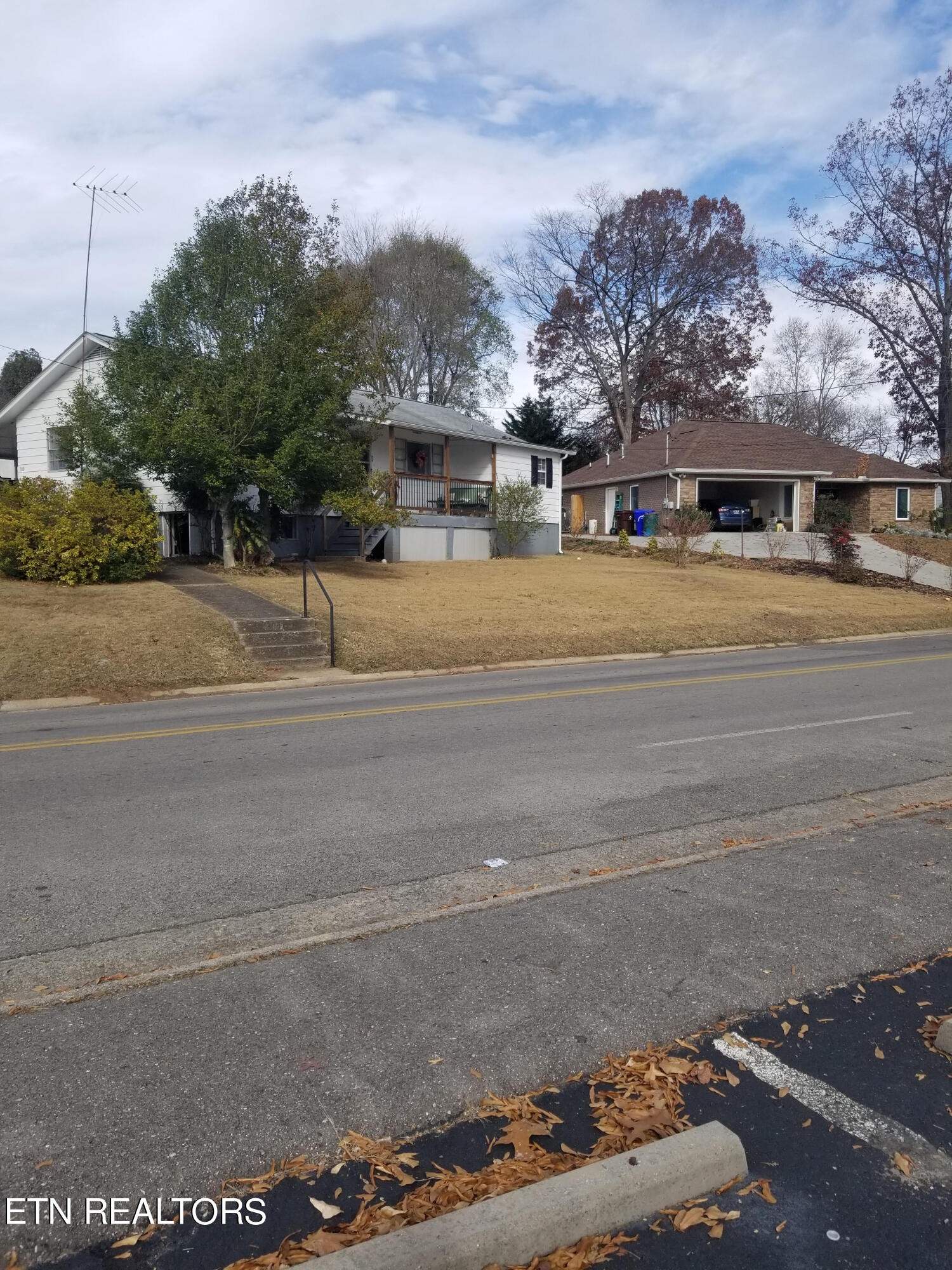 308 Vermont Avenue Oak Ridge, TN 37830 - Photo 4 of 18