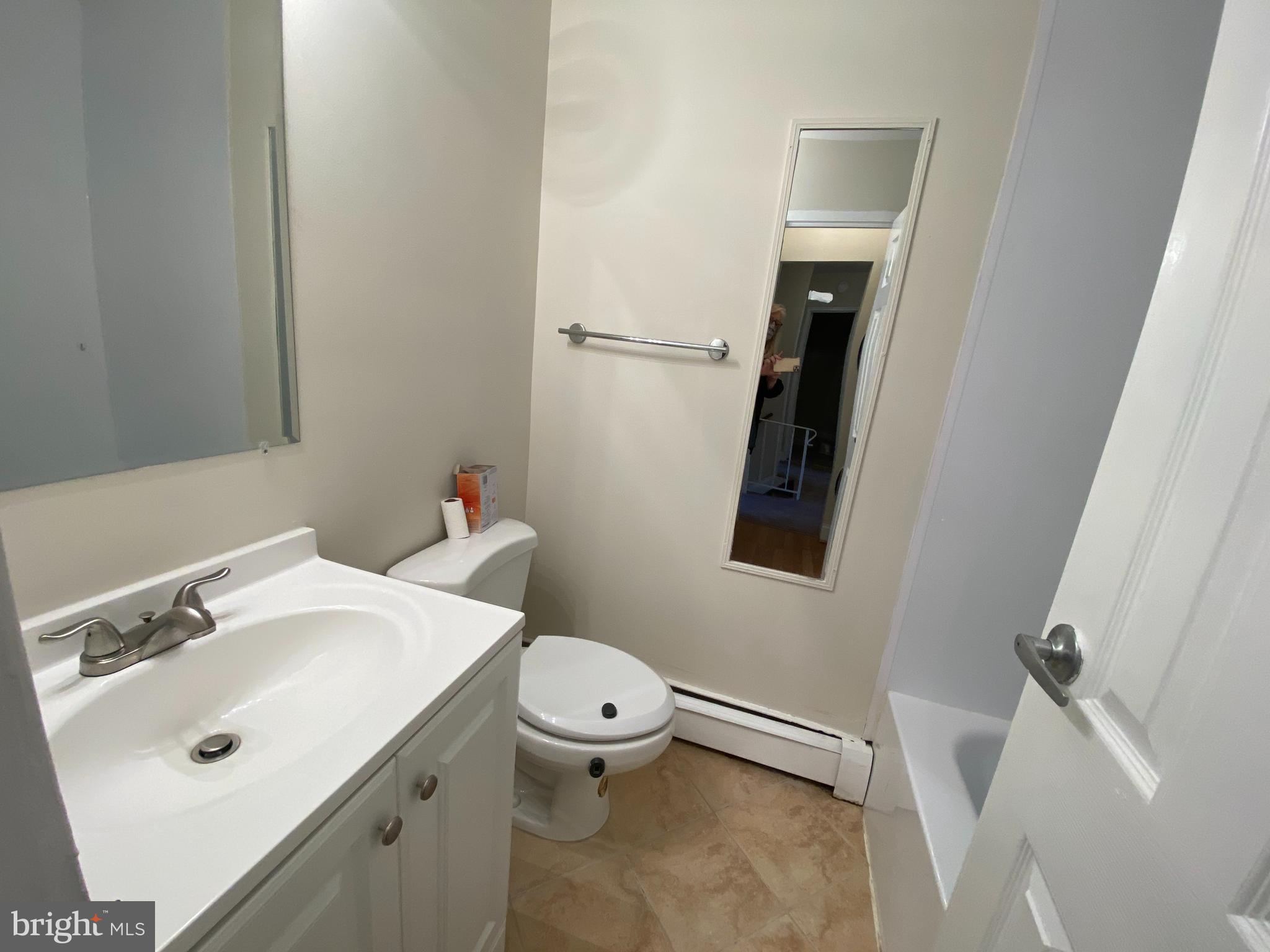 280 Bridgewater Road, Unit B18 Brookhaven, PA 19015 - Photo 17 of 23 Full bath-ceramic tile floor